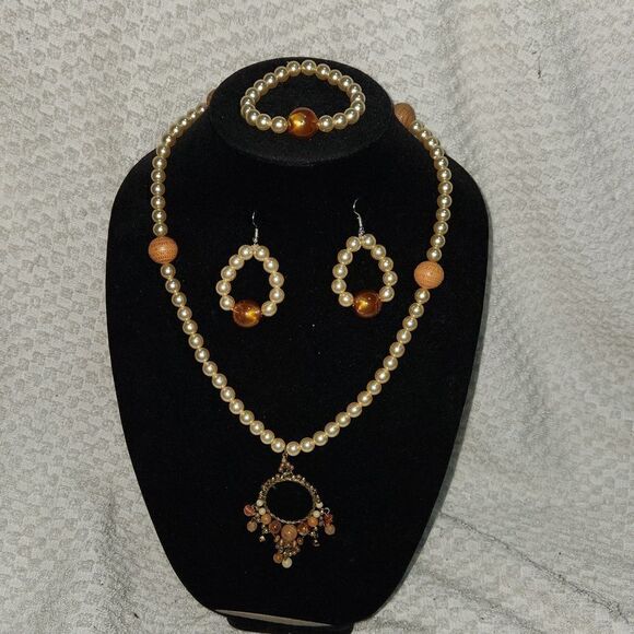Handmade repurpose Earth tones beaded Jewelry Set - Picture 4 of 5